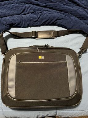Case Logic Black Laptop Messenger Bag with Shoulder Strap
